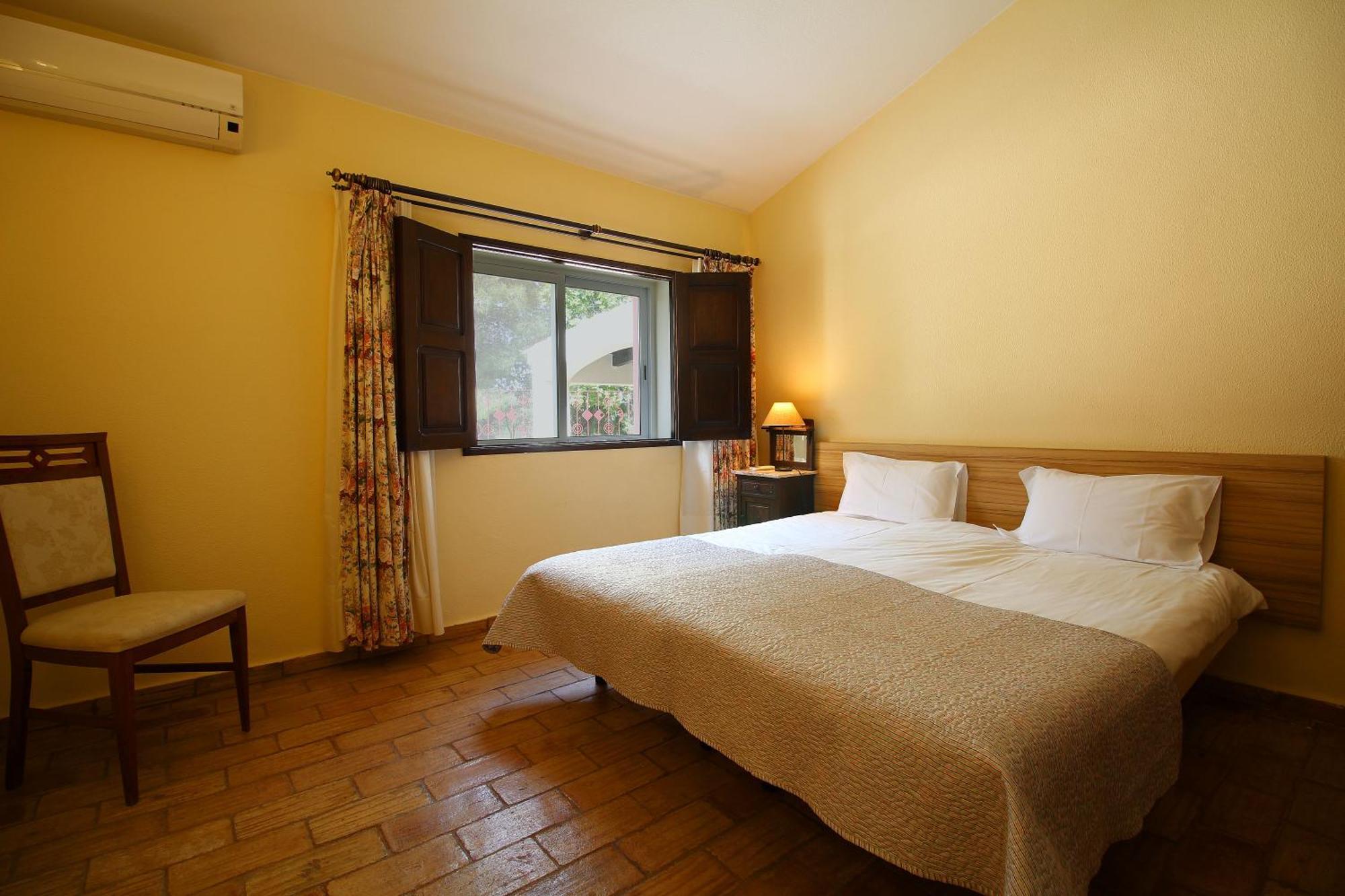 Quinta Dos Vales Wine Estate Guest House Estombar Ruang foto