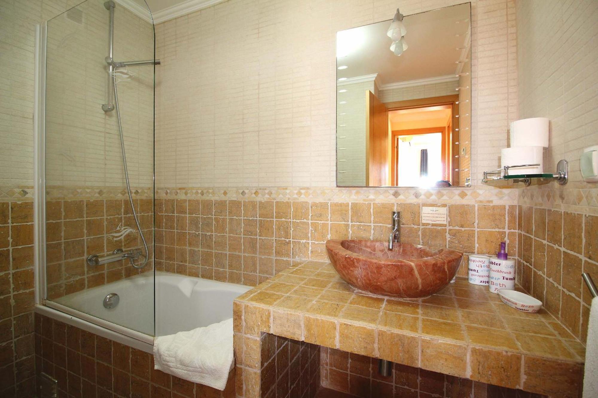 Quinta Dos Vales Wine Estate Guest House Estombar Ruang foto
